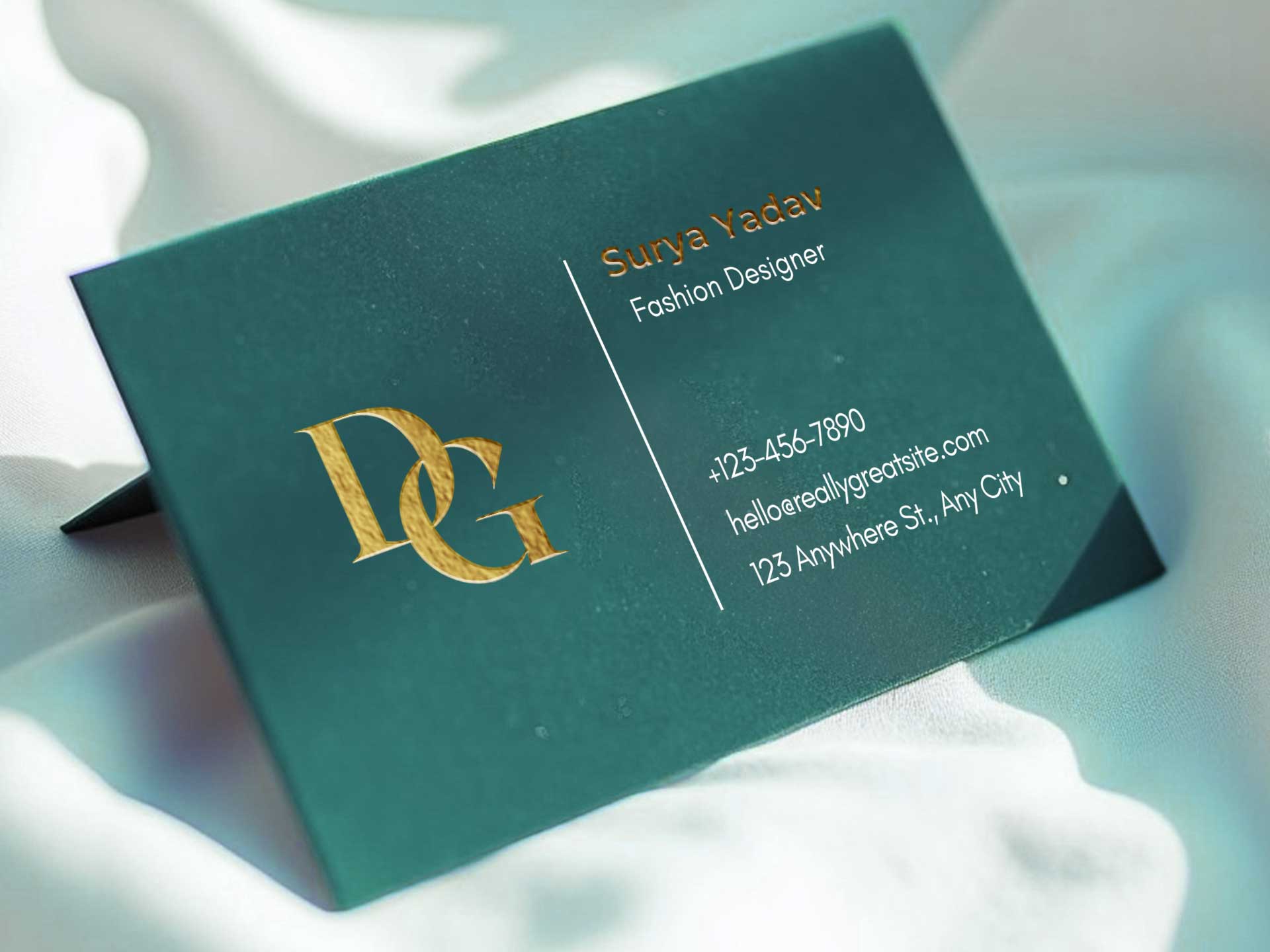 Velvet_1741346251 Matt Spot UV Business Cards - Image 1